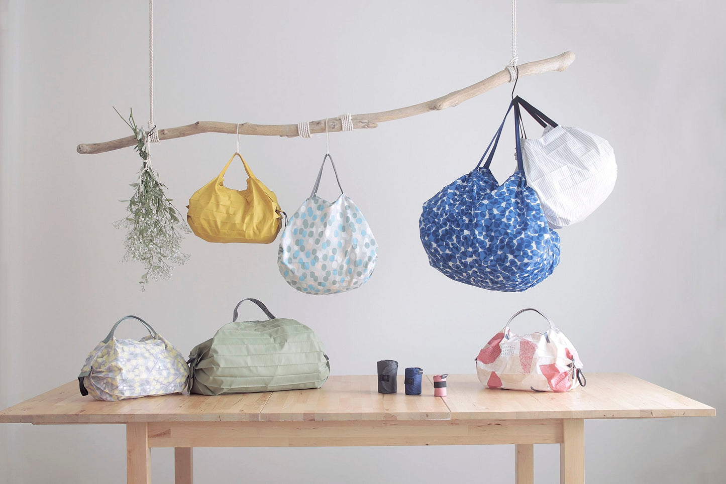Shupatto Compact Reusable Bag Medium Hagire Fabric Scraps