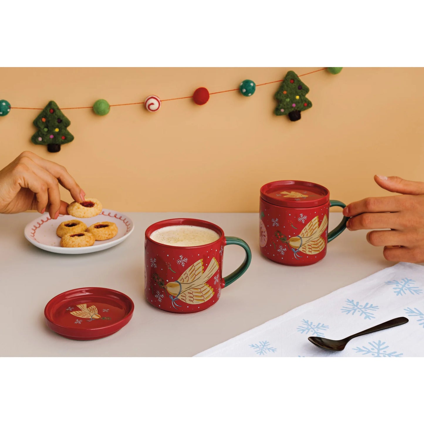Season's Tweetings Mug With Lid