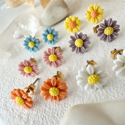 Bellis Porcelain Daisy Stud Earrings Pink